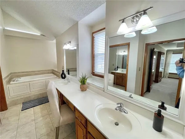 $425,000 | 1637 Northeast 83rd Terrace, Kansas City, MO 64118