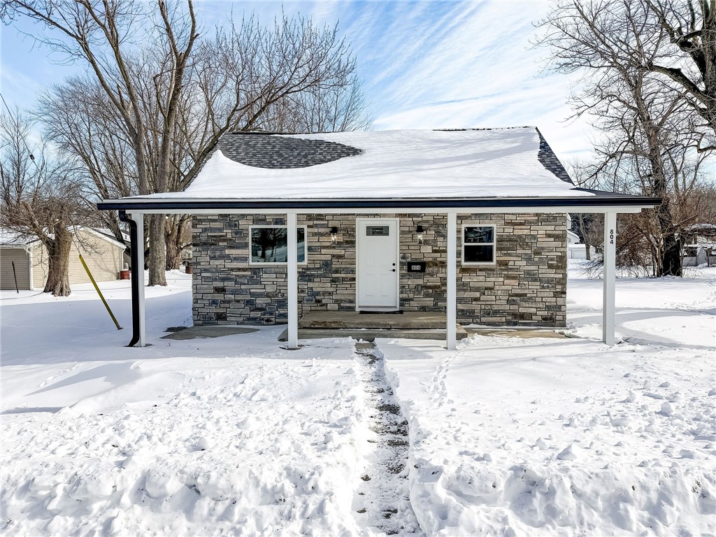 804 Southwest 3rd Street Casey, IL 62420 - Photo 1 of 33