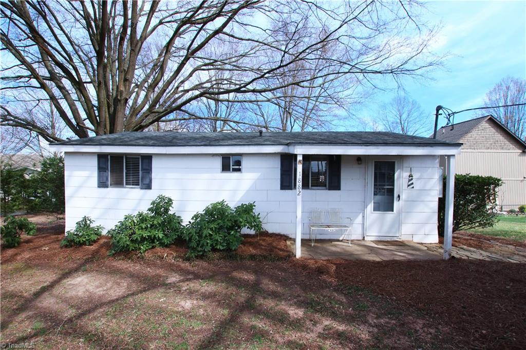 1882 Riverview Rd Extension Lexington, NC 27292 - Photo 2 of 20