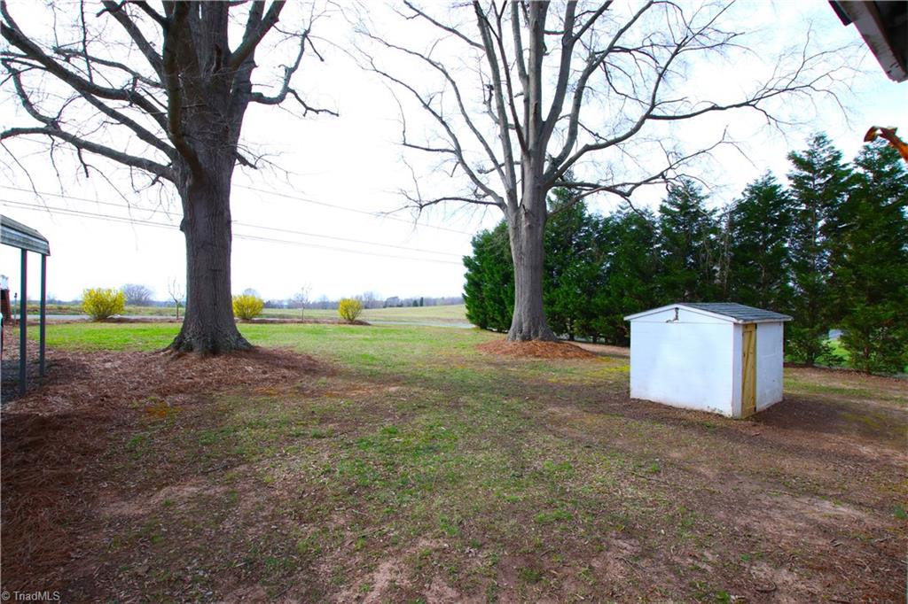 1882 Riverview Rd Extension Lexington, NC 27292 - Photo 3 of 20