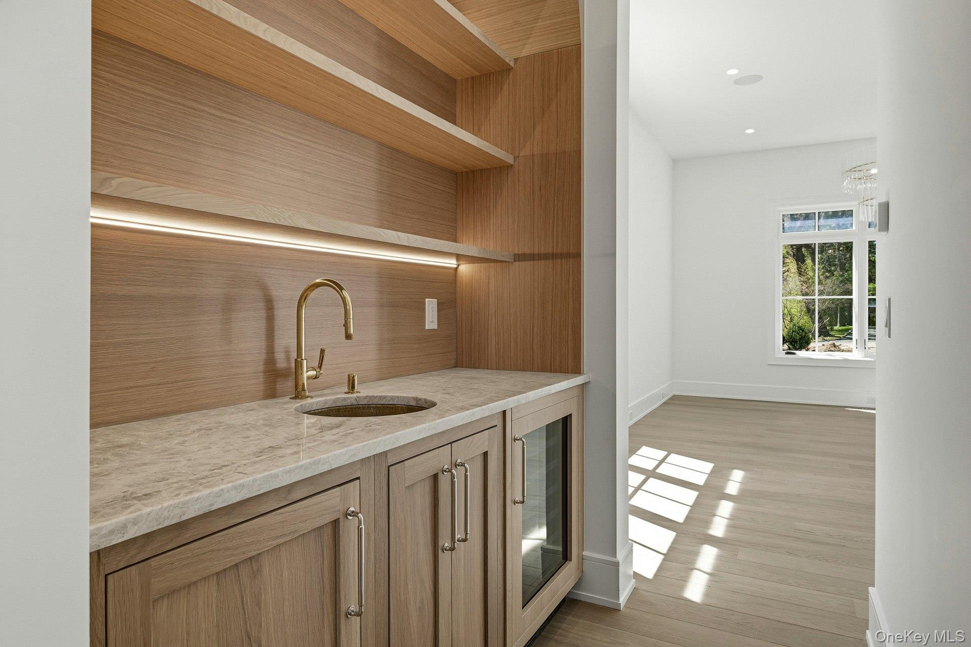 25 West Creek Farms Road Sands Point, NY 11050 - Photo 17 of 39 Butler's Pantry