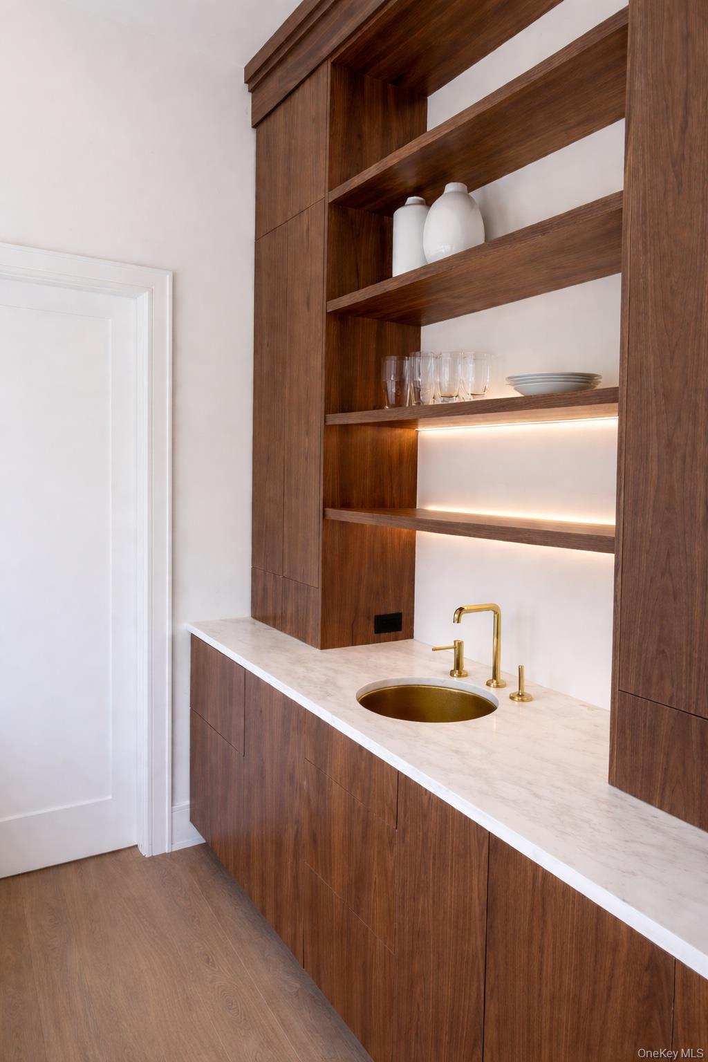 25 West Creek Farms Road Sands Point, NY 11050 - Photo 20 of 39