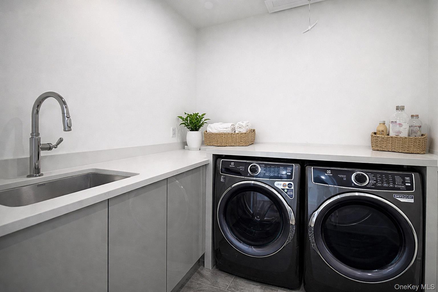 25 West Creek Farms Road Sands Point, NY 11050 - Photo 29 of 39 Upstairs Laundry Room