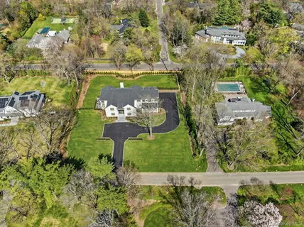 $6,750,000 | 25 West Creek Farms Road, Sands Point, NY 11050