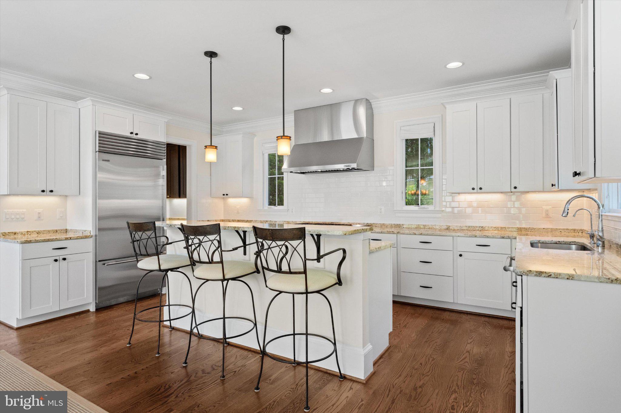 4519 25th Road North Arlington, VA 22207 - Photo 7 of 34 Chef's Kitchen with stainless steel appliances