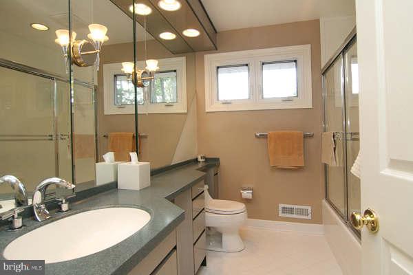 103 Charmuth Road Lutherville-Timonium, MD 21093 - Photo 15 of 24 Bath