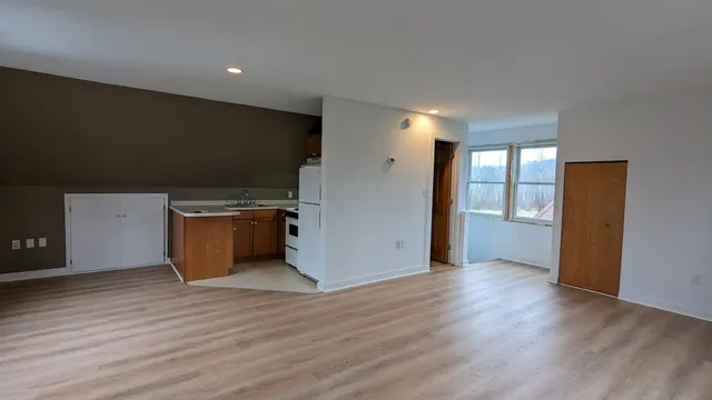 $1,600 | 25 Quarry Road, Unit A, Meredith, NH 03253