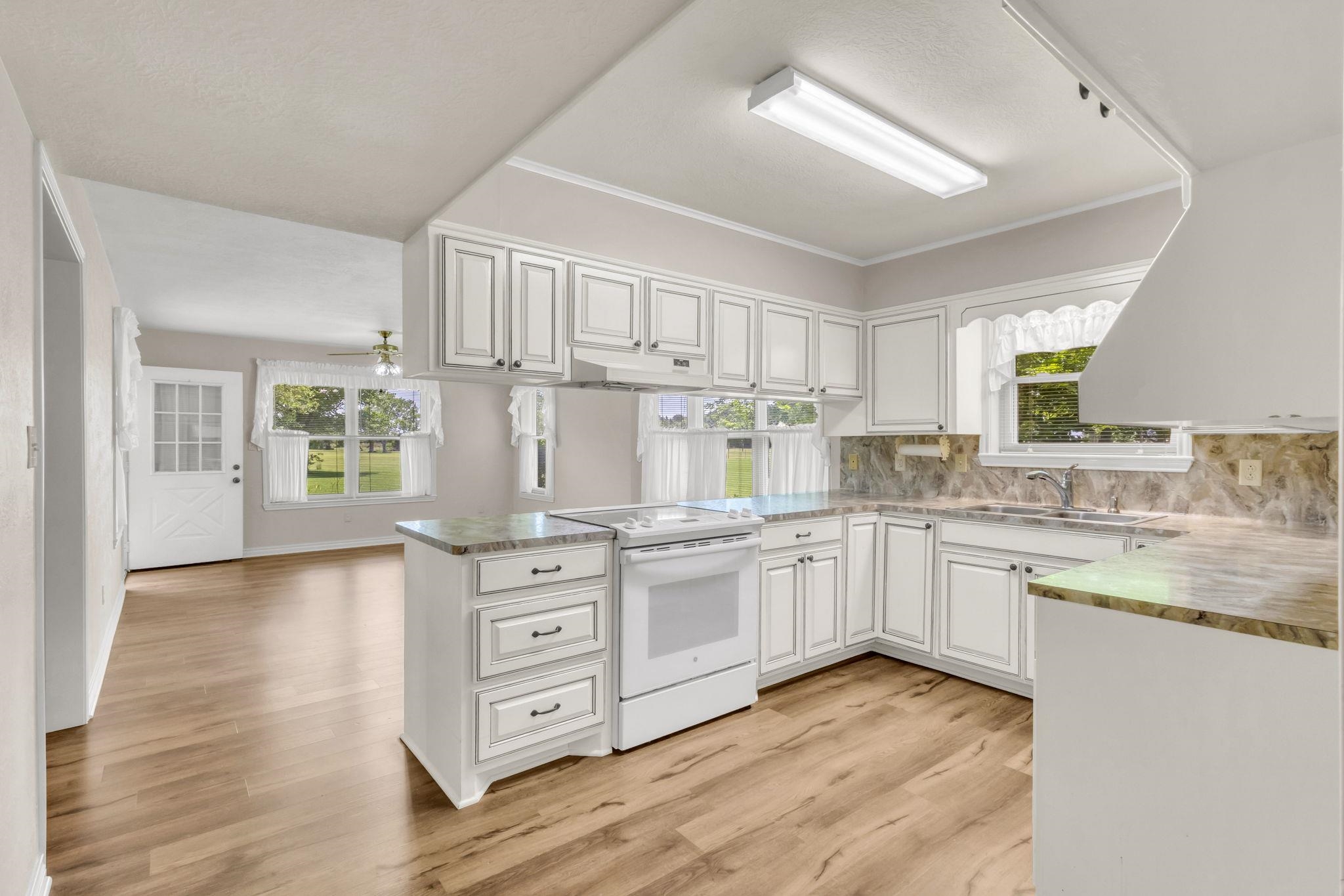 9767 Winzer Road Beaumont, TX 77705 - Photo 12 of 28