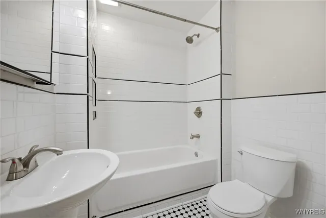 $1,600 | 359 Parkdale Avenue, Buffalo, NY 14213