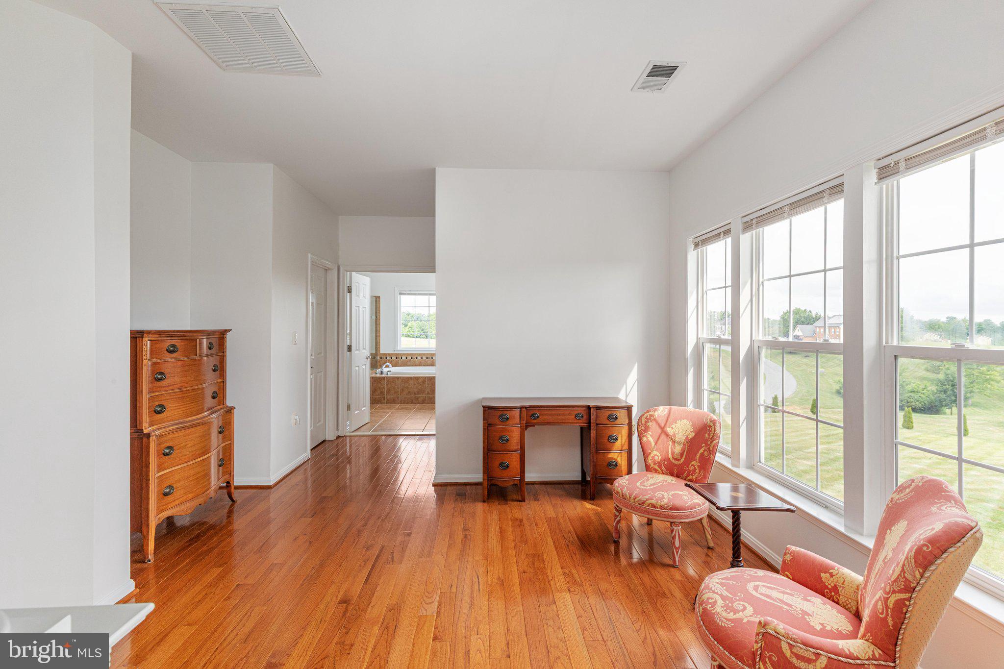 38786 Rambling Farm Drive Hamilton, VA 20158 - Photo 39 of 97 Retreat leads to primary bath