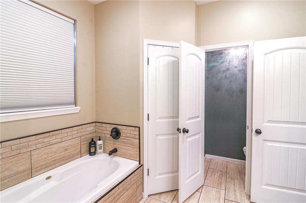 238 Southeast 141 Road Warrensburg, MO 64093 - Photo 17 of 30 Gallery Image 17