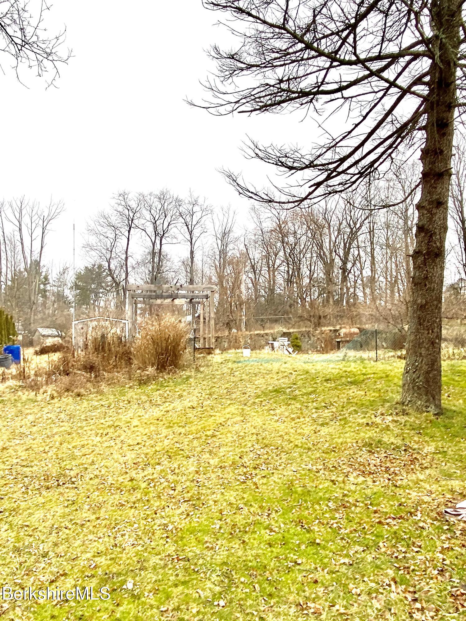 164 Melbourne Road Pittsfield, MA 01201 - Photo 1 of 9 Yard