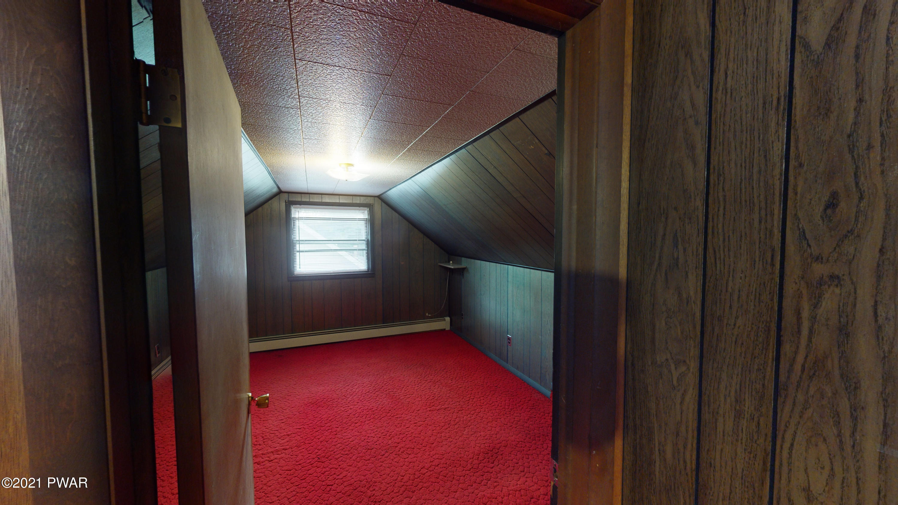 122 Moon Valley Road Milford, PA 18337 - Photo 19 of 41 Second BR