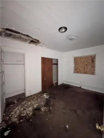 an empty room with an empty space