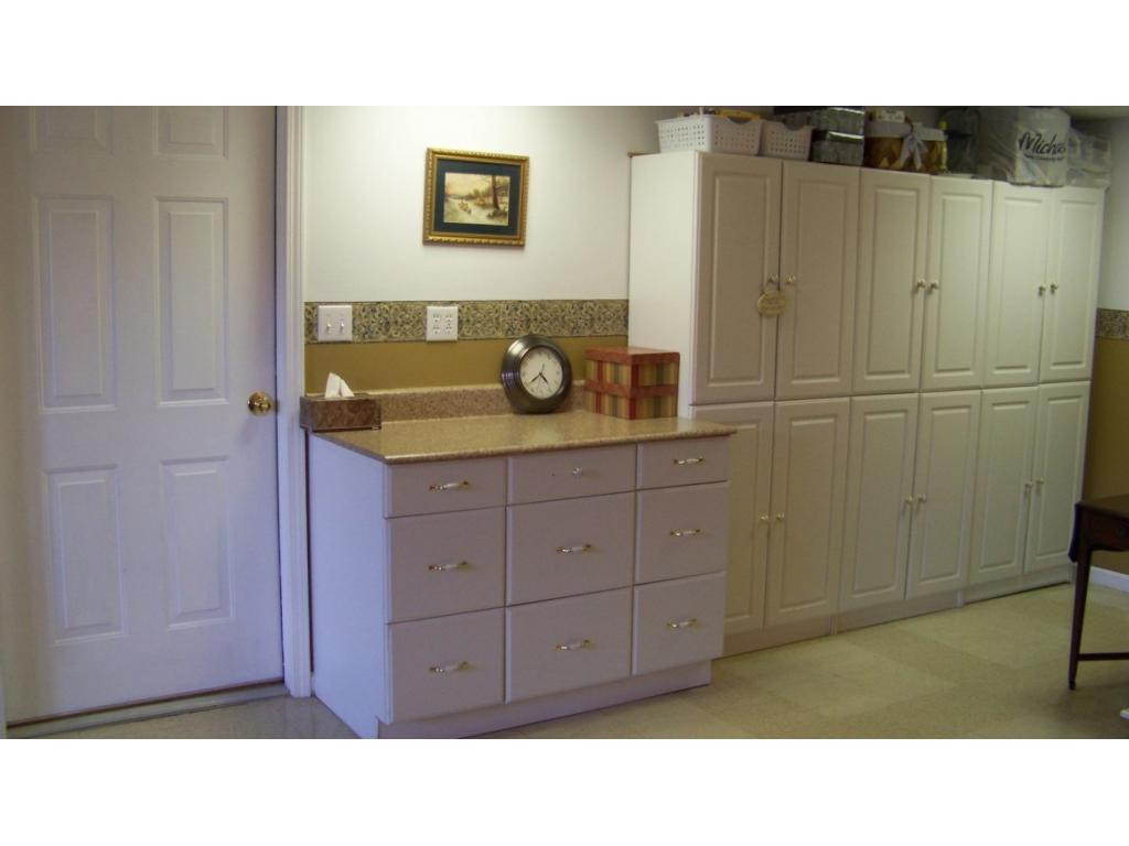 1090 Reece Hill Road Mountain City, TN 37683 - Photo 20 of 34 LOTS OF BUILT IN CABINETS