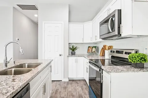 $399,900 | 5911 Westover Street, Houston, TX 77033