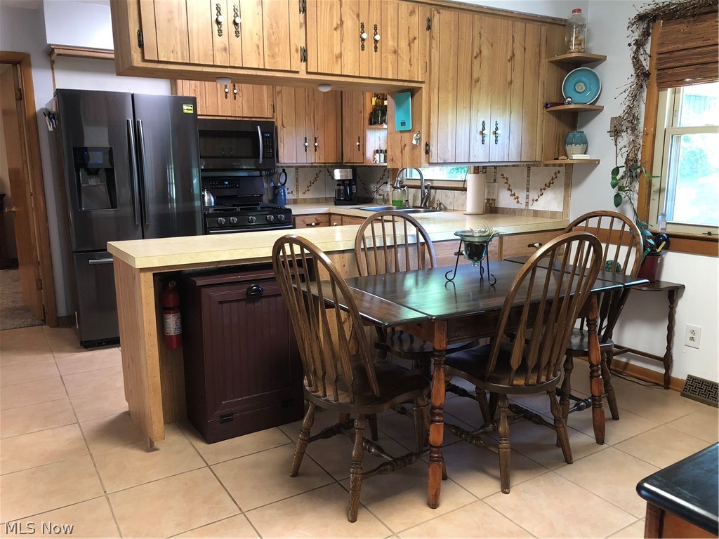 2738 Silver Springs Road Barberton, OH 44203 - Photo 10 of 19