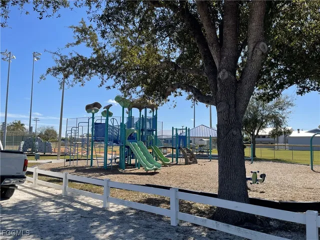 $249,900 | 5520 Rainbow Drive, Bokeelia, FL 33922