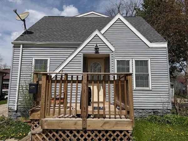 $215,000 | 632 7th Street, Menasha, WI 54952