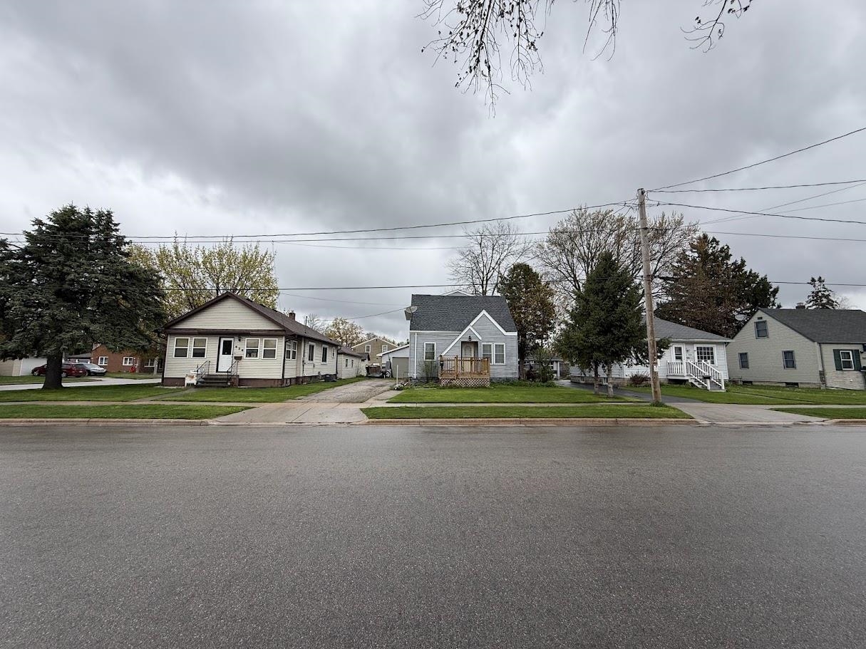 632 7th Street Menasha, WI 54952 - Photo 4 of 63