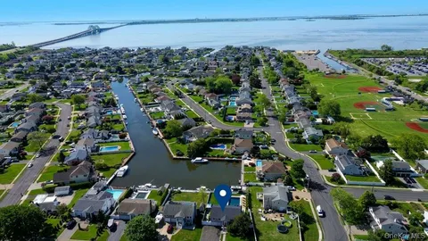$1,199,999 | 159 Driftwood Drive, West Islip, NY 11795