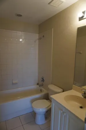 $2,150 | 1987 Nassau Drive, Riviera Beach, FL 33404