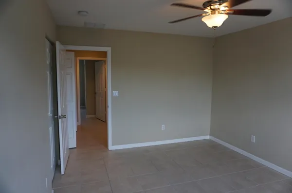 $2,150 | 1987 Nassau Drive, Riviera Beach, FL 33404