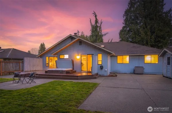 $825,000 | 717 89th Street Southeast, Everett, WA 98208