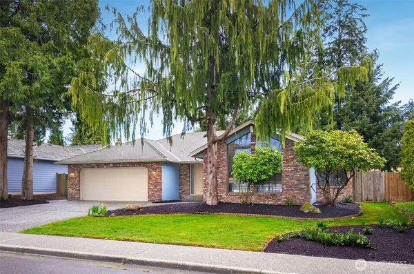 $825,000 | 717 89th Street Southeast, Everett, WA 98208