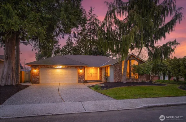 $825,000 | 717 89th Street Southeast, Everett, WA 98208