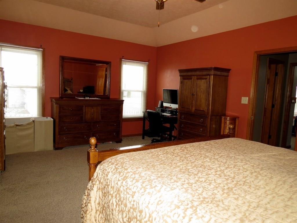 6048 East Meadow Ridge Road Columbus, IN 47203 - Photo 12 of 24 Gallery Image 12
