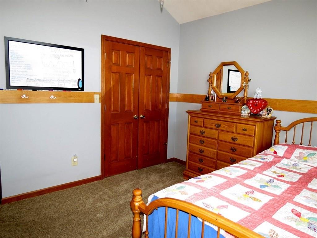 6048 East Meadow Ridge Road Columbus, IN 47203 - Photo 15 of 24 Gallery Image 15