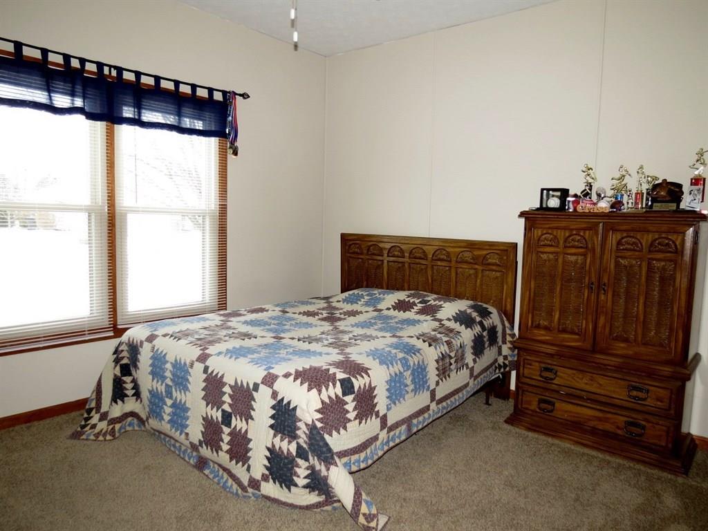 6048 East Meadow Ridge Road Columbus, IN 47203 - Photo 16 of 24 Gallery Image 16