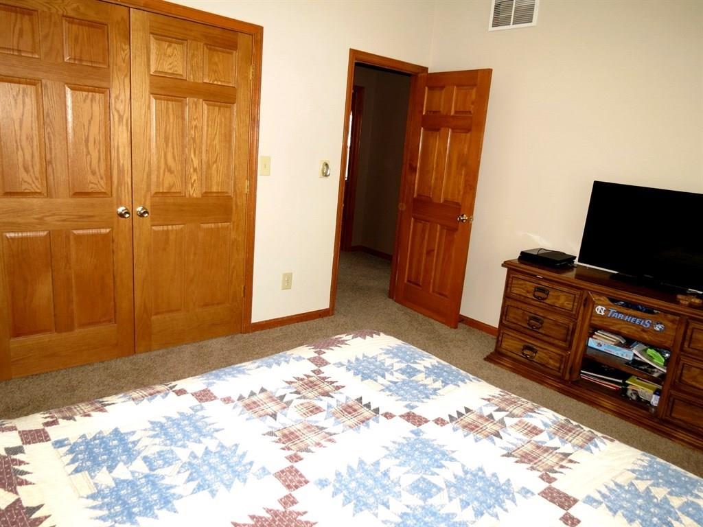 6048 East Meadow Ridge Road Columbus, IN 47203 - Photo 17 of 24 Gallery Image 17