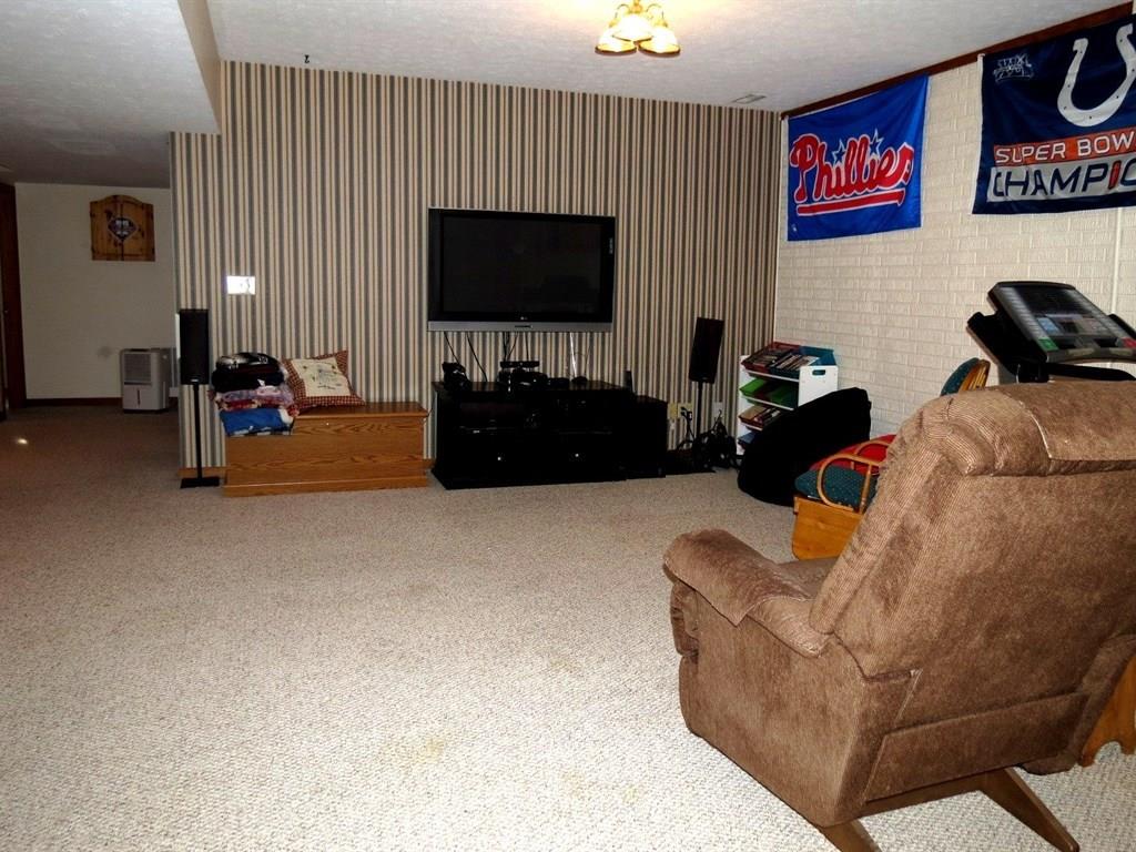 6048 East Meadow Ridge Road Columbus, IN 47203 - Photo 19 of 24 Gallery Image 19