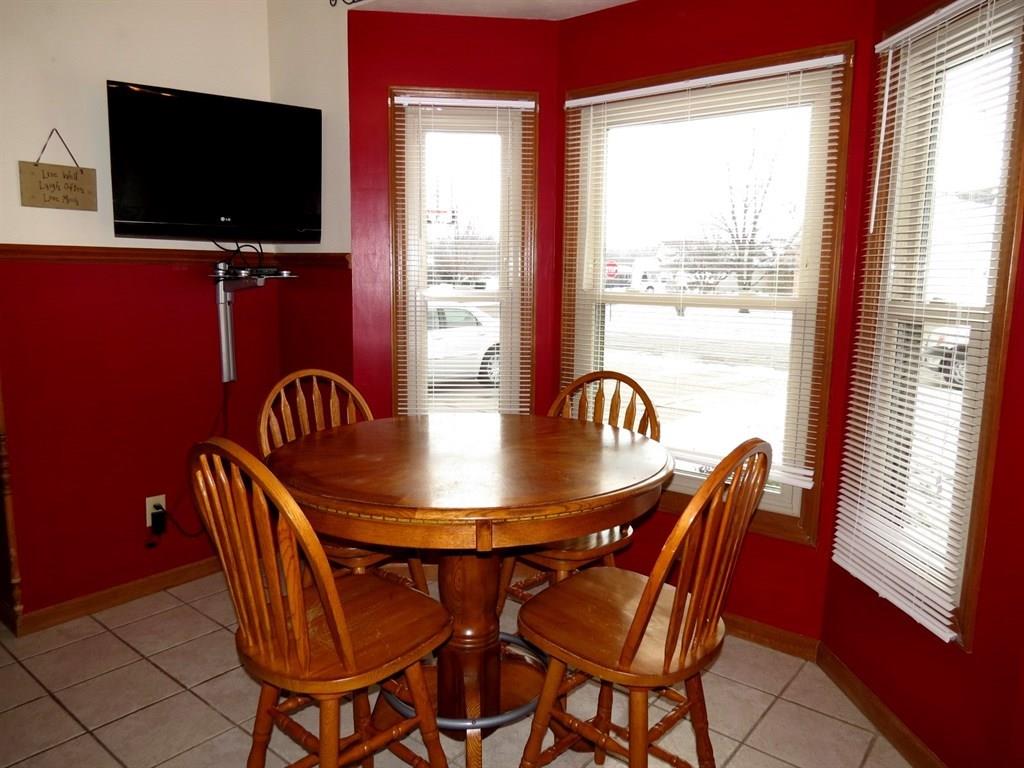 6048 East Meadow Ridge Road Columbus, IN 47203 - Photo 9 of 24 Gallery Image 9