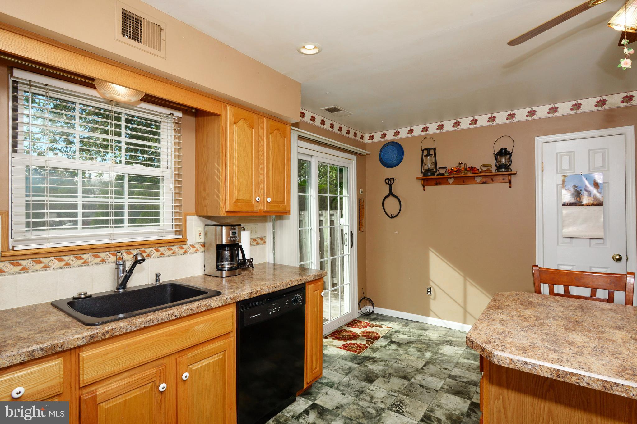 315 Christopher Court Lansdale, PA 19446 - Photo 12 of 27 Kitchen