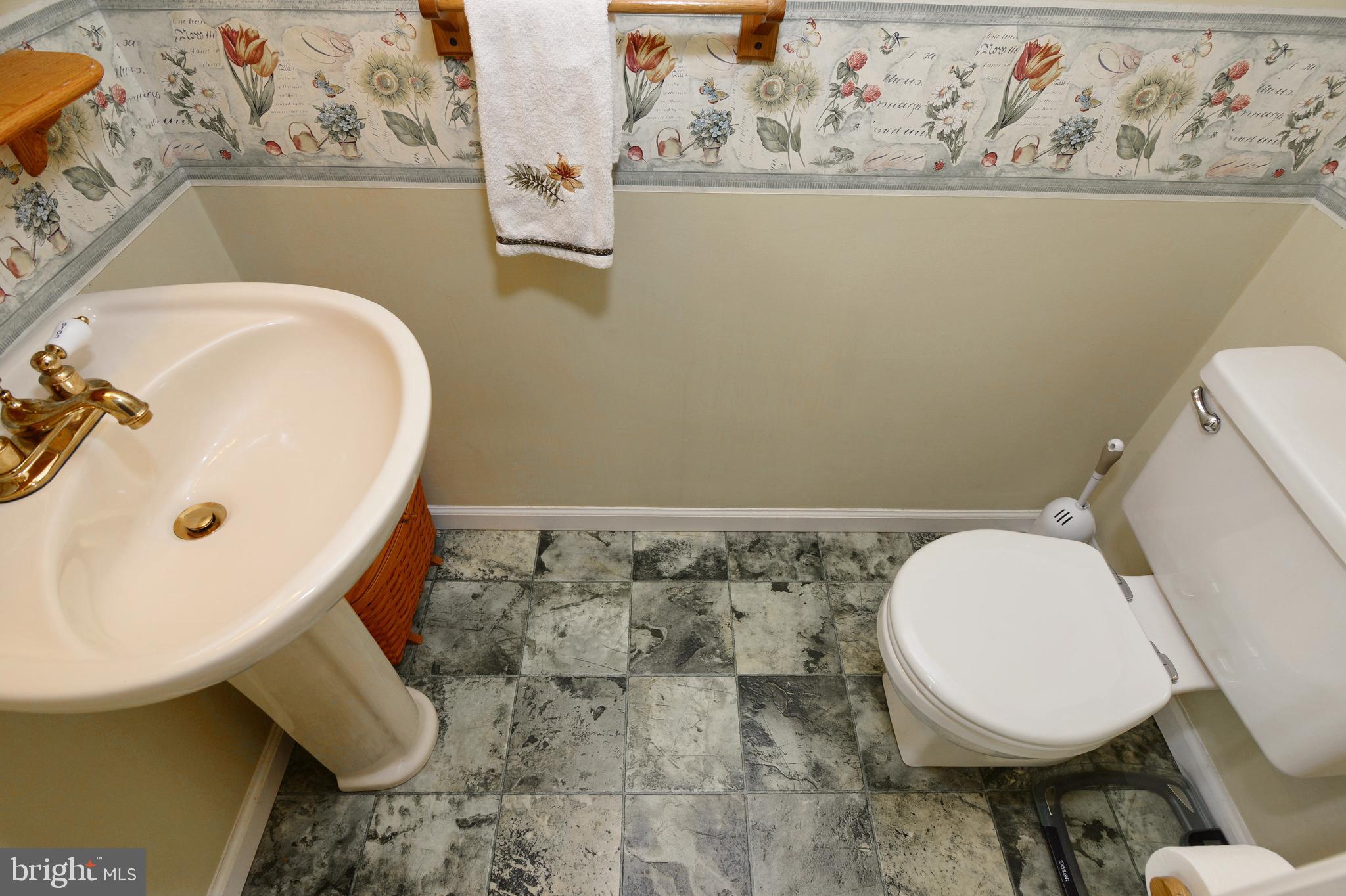 315 Christopher Court Lansdale, PA 19446 - Photo 14 of 27 Powder Room