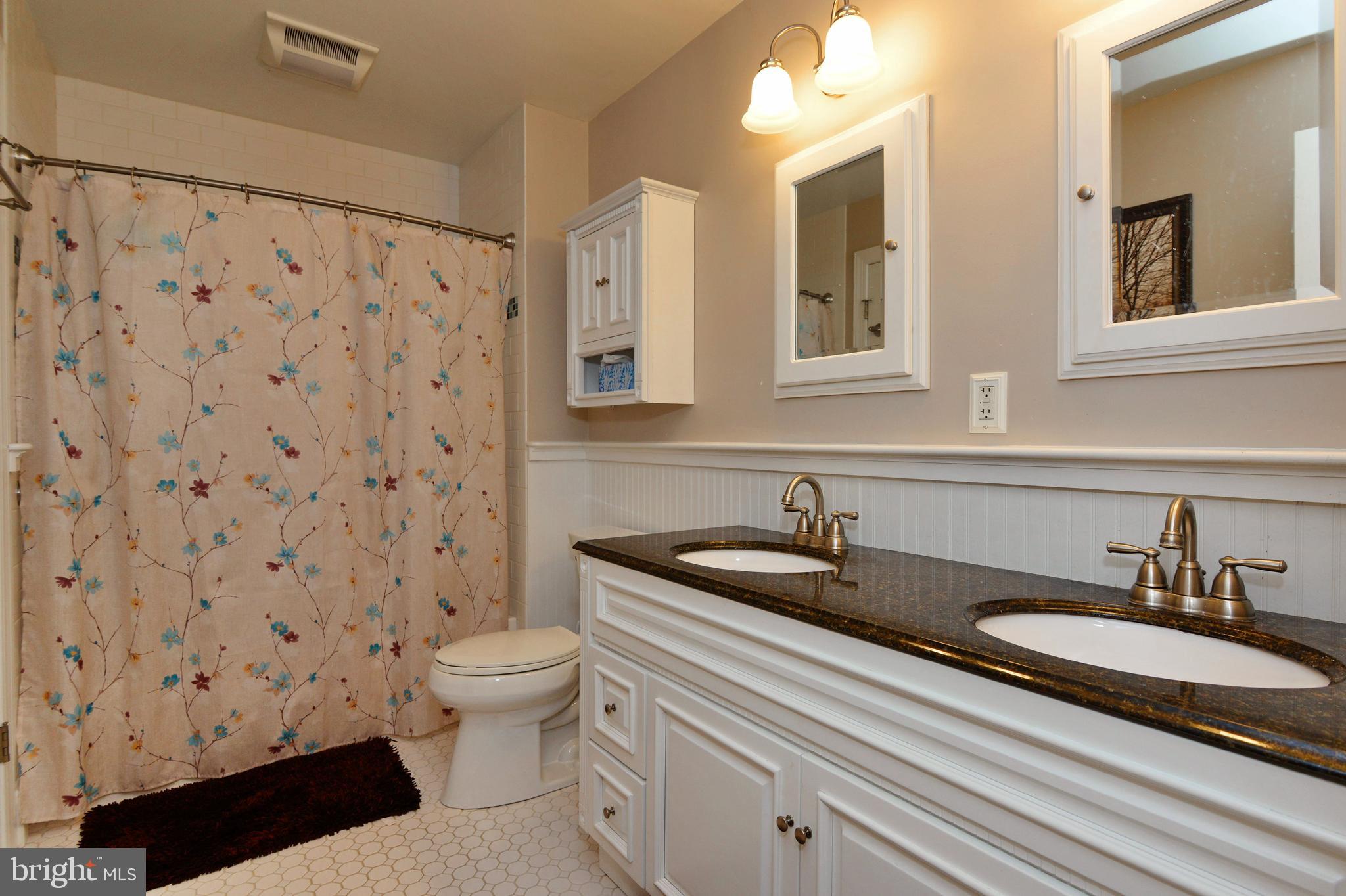 315 Christopher Court Lansdale, PA 19446 - Photo 22 of 27 Hall Bath