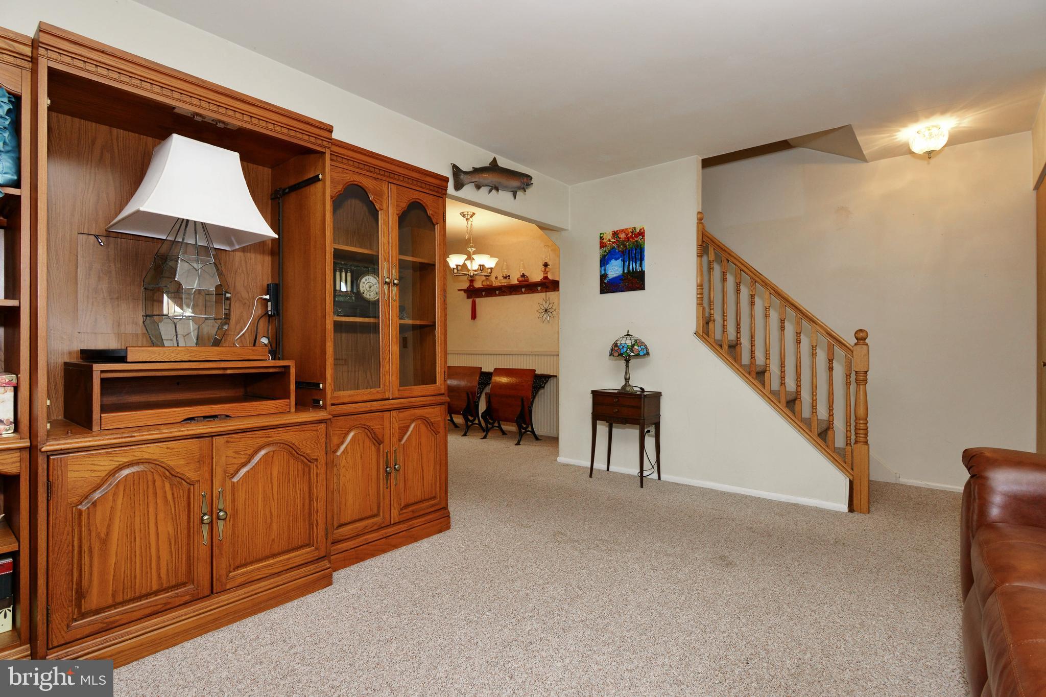 315 Christopher Court Lansdale, PA 19446 - Photo 4 of 27 Living Room