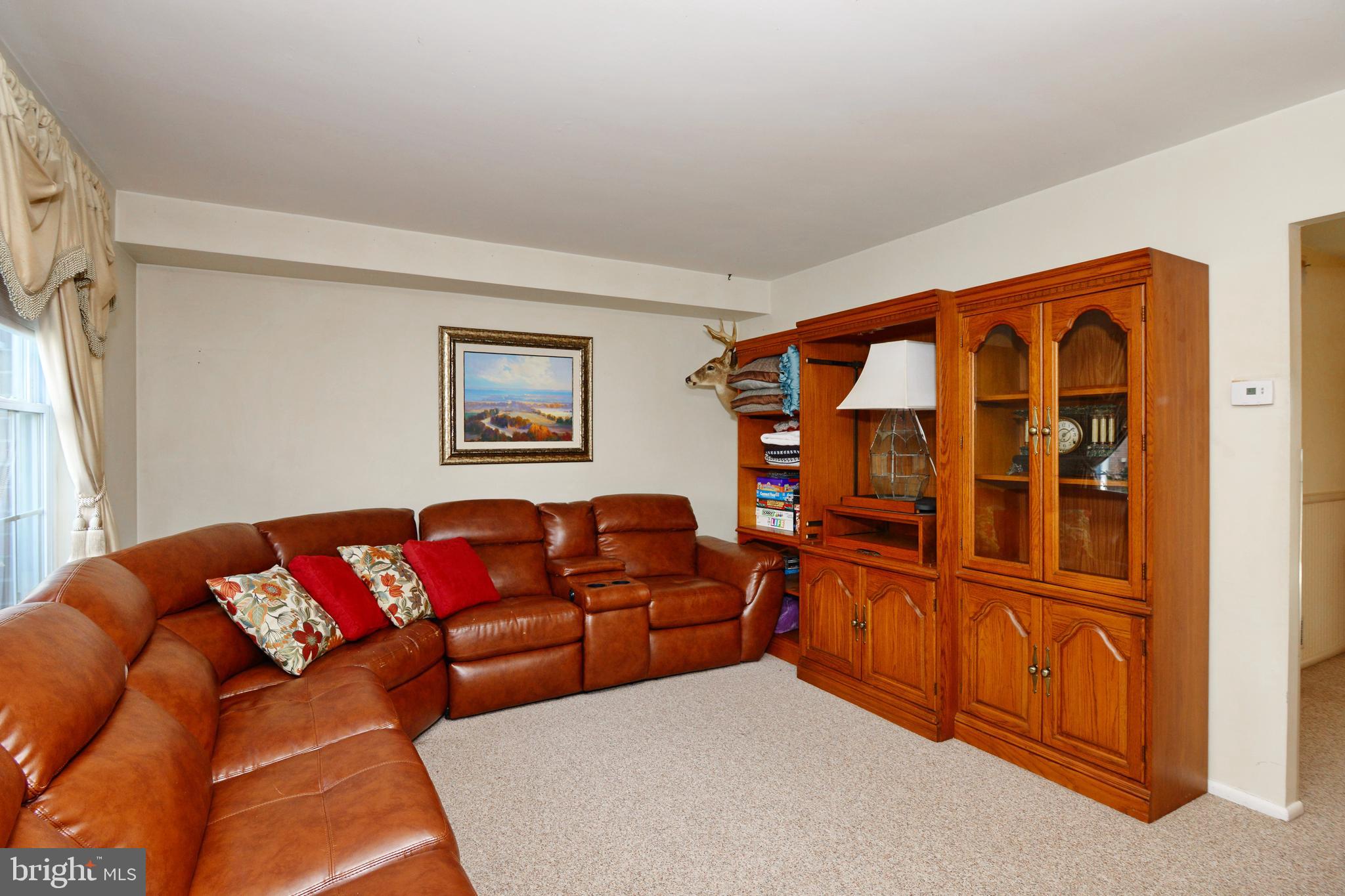 315 Christopher Court Lansdale, PA 19446 - Photo 5 of 27 Living Room