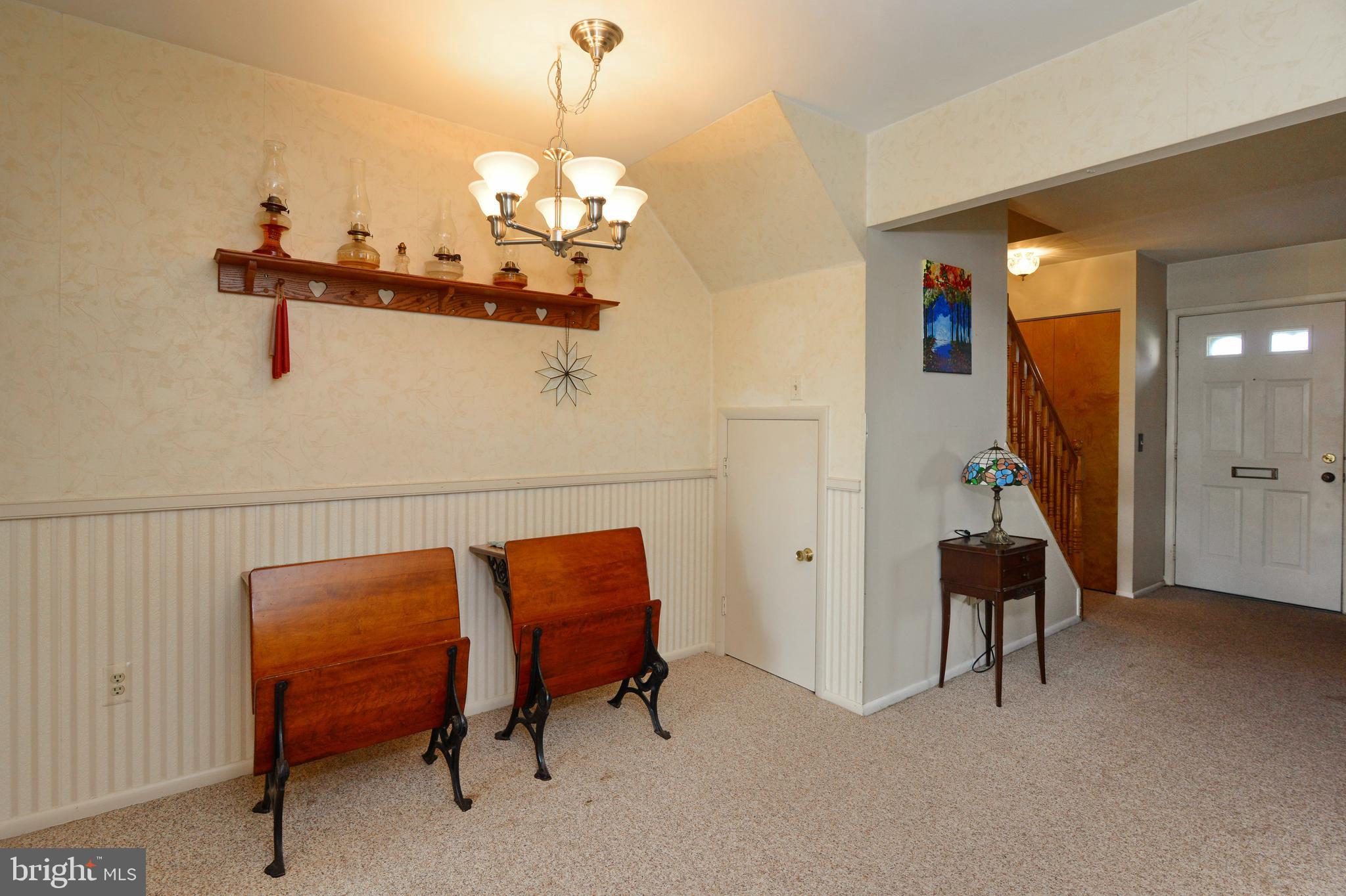 315 Christopher Court Lansdale, PA 19446 - Photo 8 of 27 Dining Room