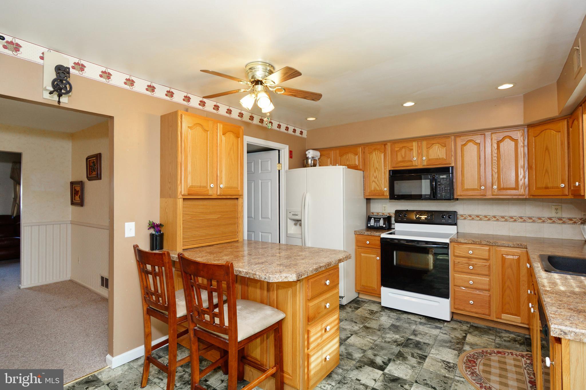 315 Christopher Court Lansdale, PA 19446 - Photo 9 of 27 Kitchen
