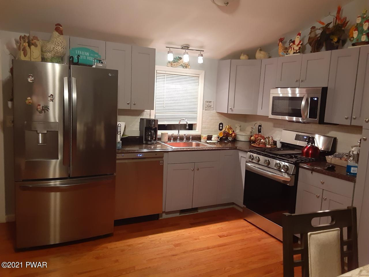 124 Spruce Drive Dingmans Ferry, PA 18328 - Photo 4 of 26 output_image1638578098011