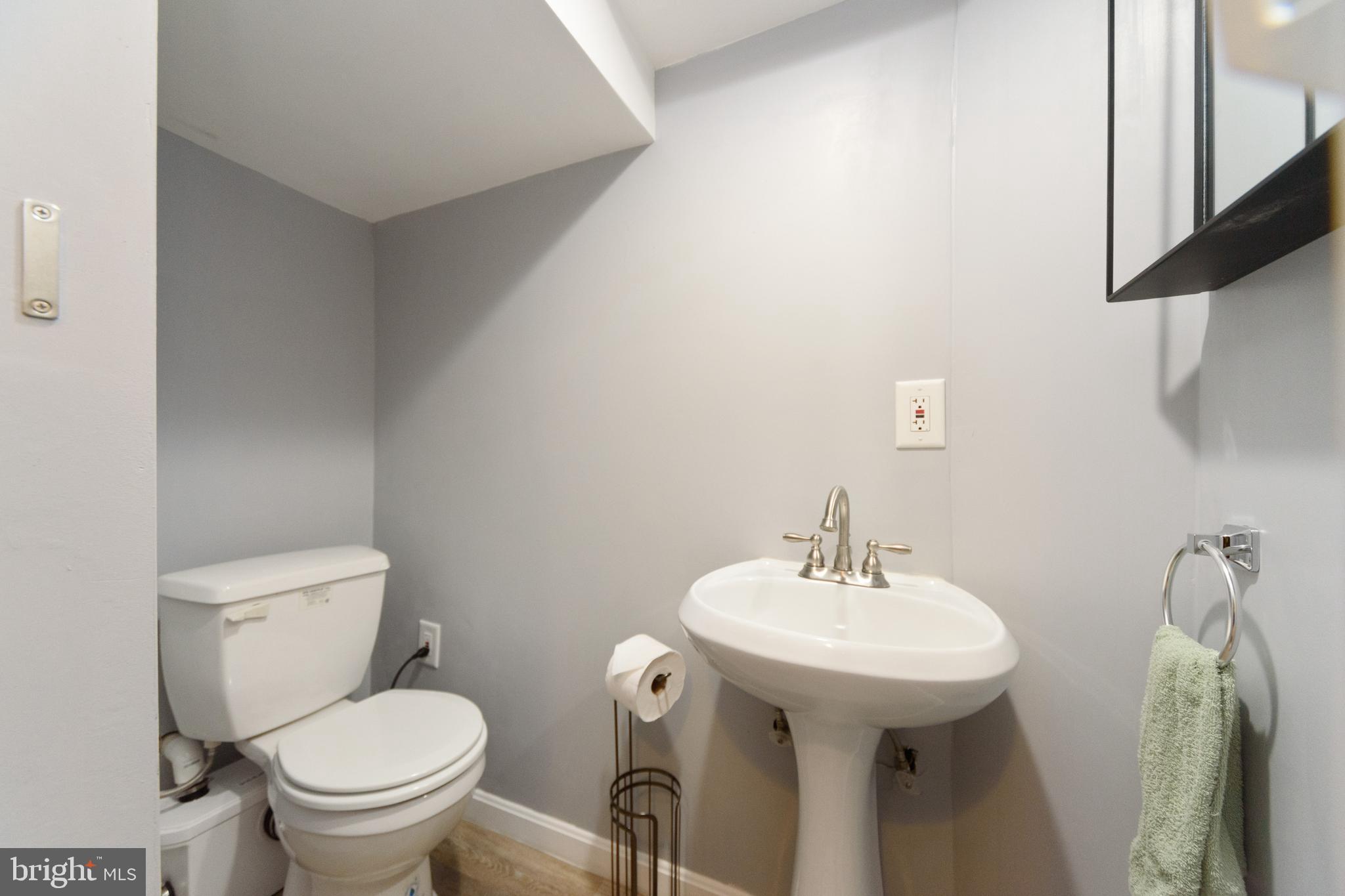 400 Kingston Road Baltimore, MD 21229 - Photo 14 of 16