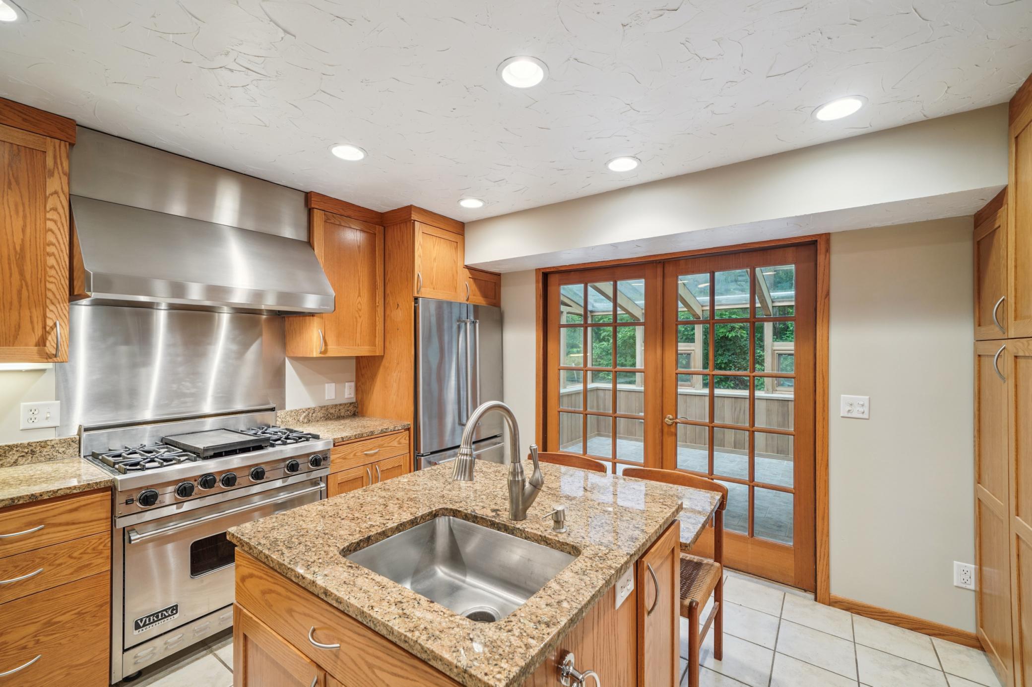 9001 Poplar Bridge Road Bloomington, MN 55437 - Photo 13 of 47