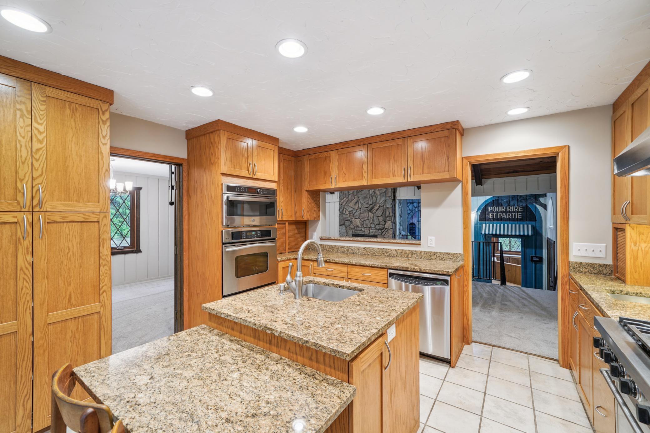 9001 Poplar Bridge Road Bloomington, MN 55437 - Photo 14 of 47