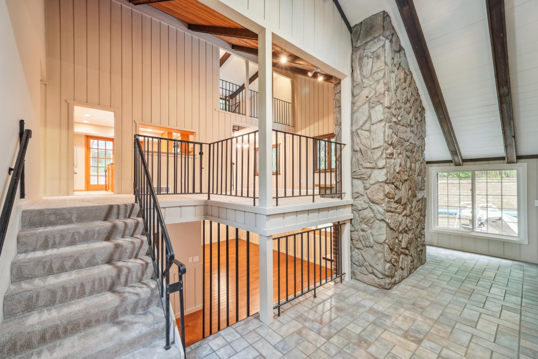 9001 Poplar Bridge Road Bloomington, MN 55437 - Photo 7 of 47
