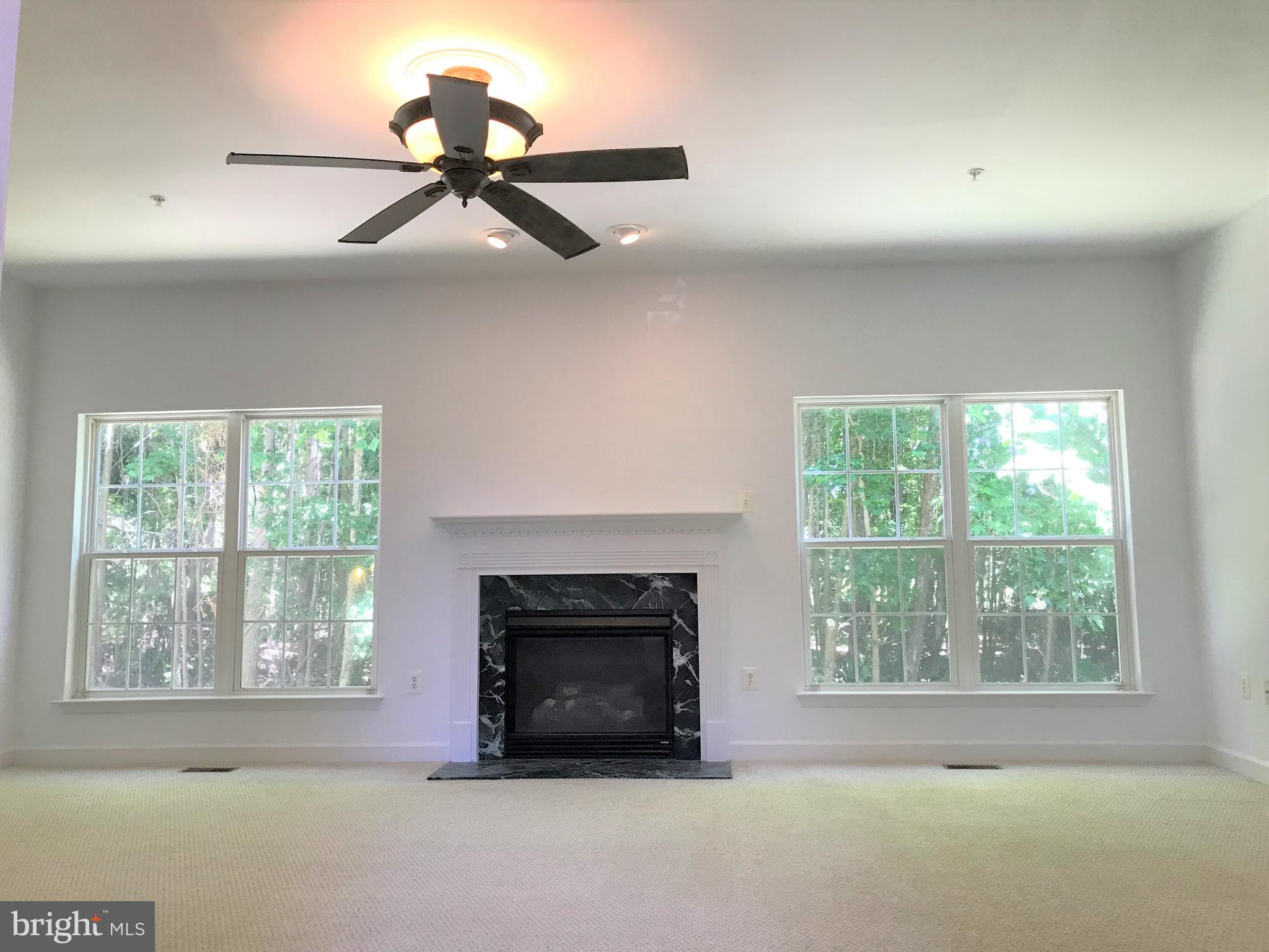 6806 McCormick Road Upper Marlboro, MD 20772 - Photo 13 of 38 Living Room