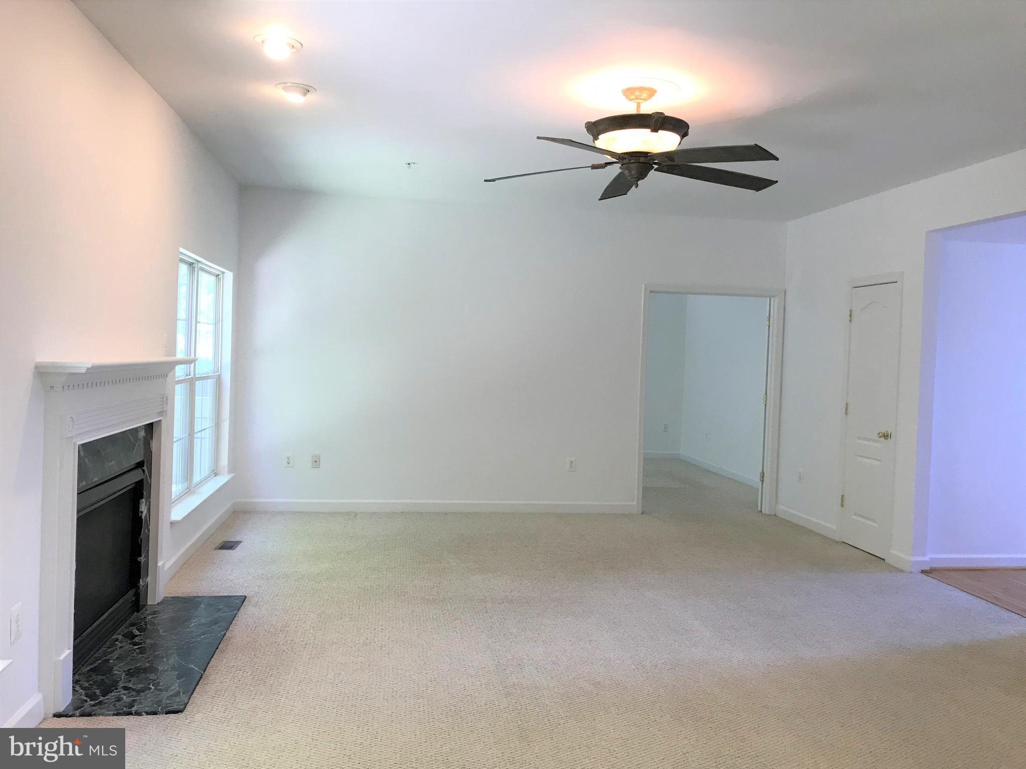 6806 McCormick Road Upper Marlboro, MD 20772 - Photo 14 of 38 Living Room